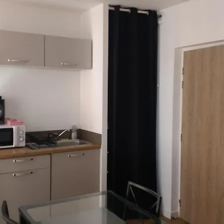 Palais De Justice Apartment *